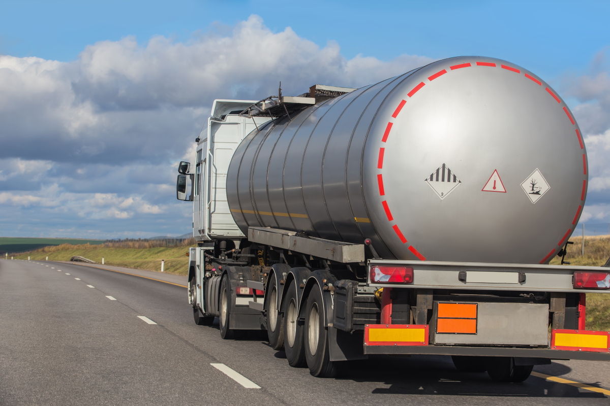 KAS wykryła niezgłoszony transport gazu. Kary dla przewoźnika i kierowcy
