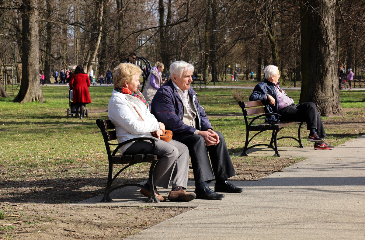 Wzrost wypłaty na rękę o ok. 90 zł. Czy to wystarczy polskim seniorom? Rekordzista ma 97 mln złotych długu