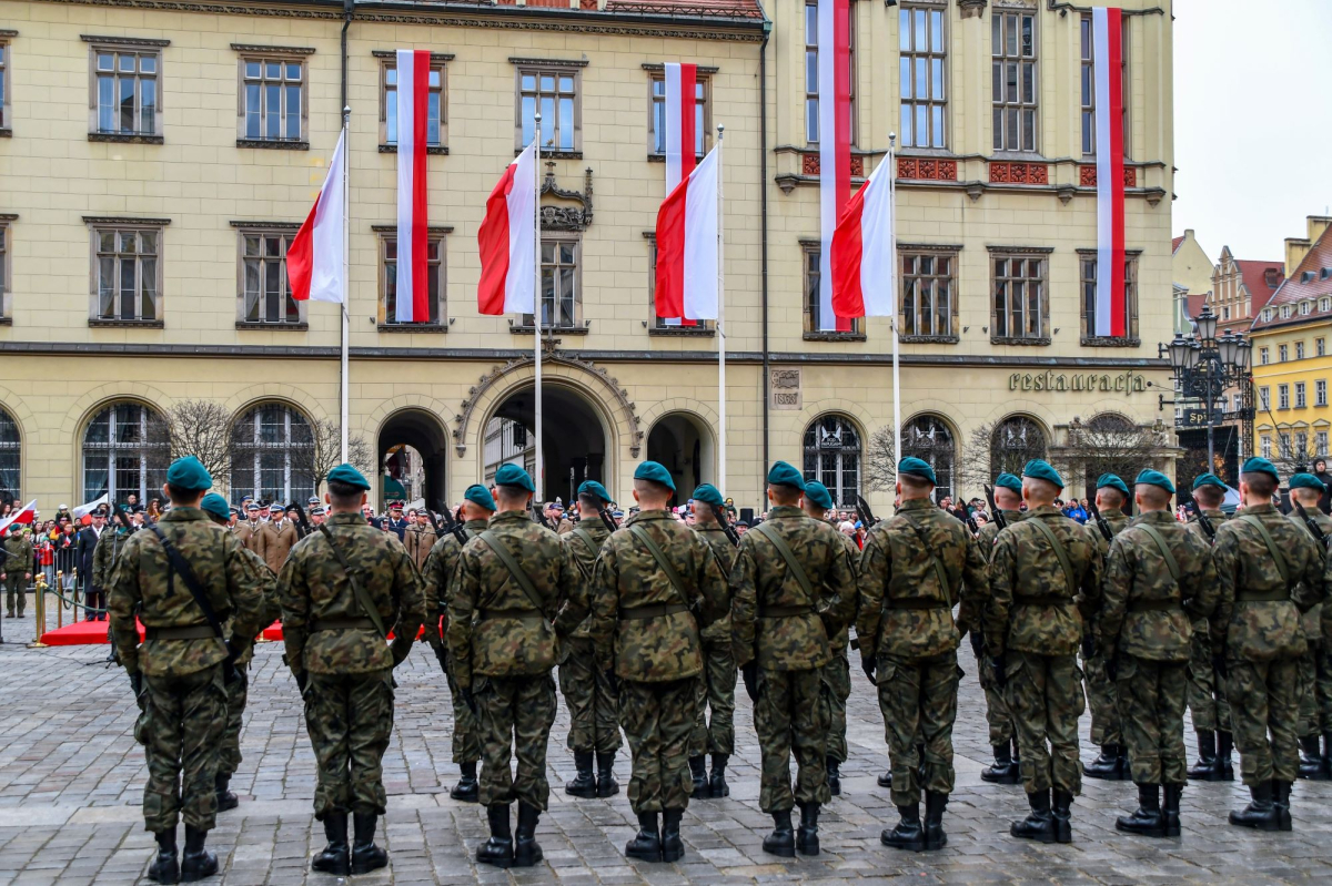 Nowa ustawa stażowa nie dla wszystkich? Żołnierze alarmują, że mogą zostać pominięci