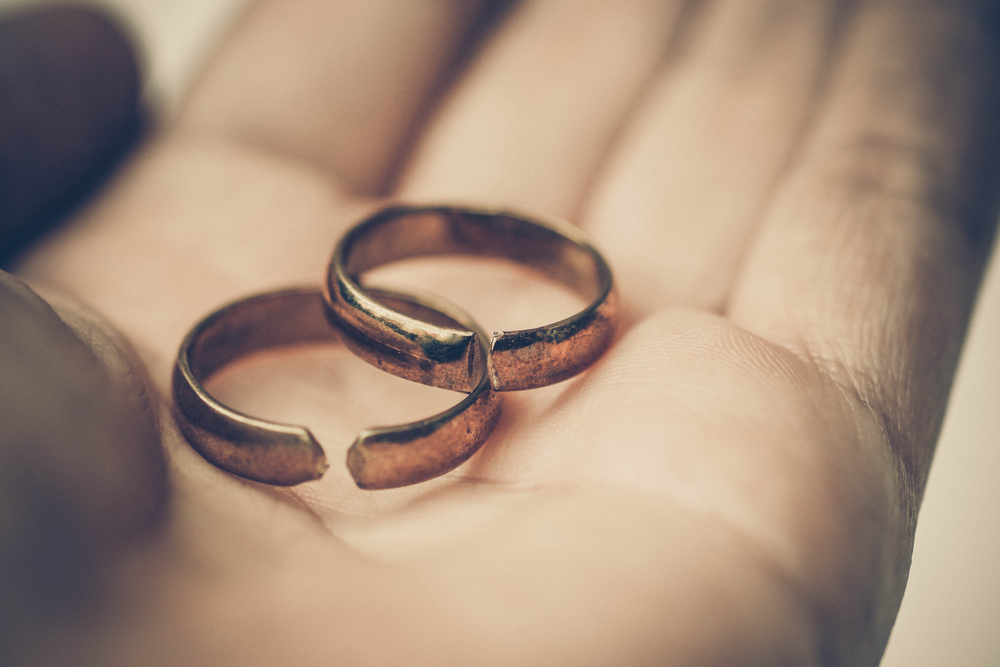 Czy zdrada może być przyczyną nieważności małżeństwa?/Fot. Shutterstock
