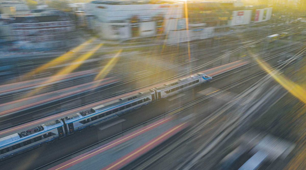 Ceny biletów kolejowych 2023 - rząd myśli nad rozwiązaniami łagodzącymi podwyżki