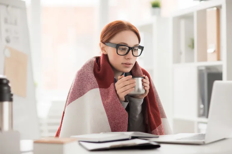 biuro praca zimno zima temperatura miejsce pracy mróz śnieg