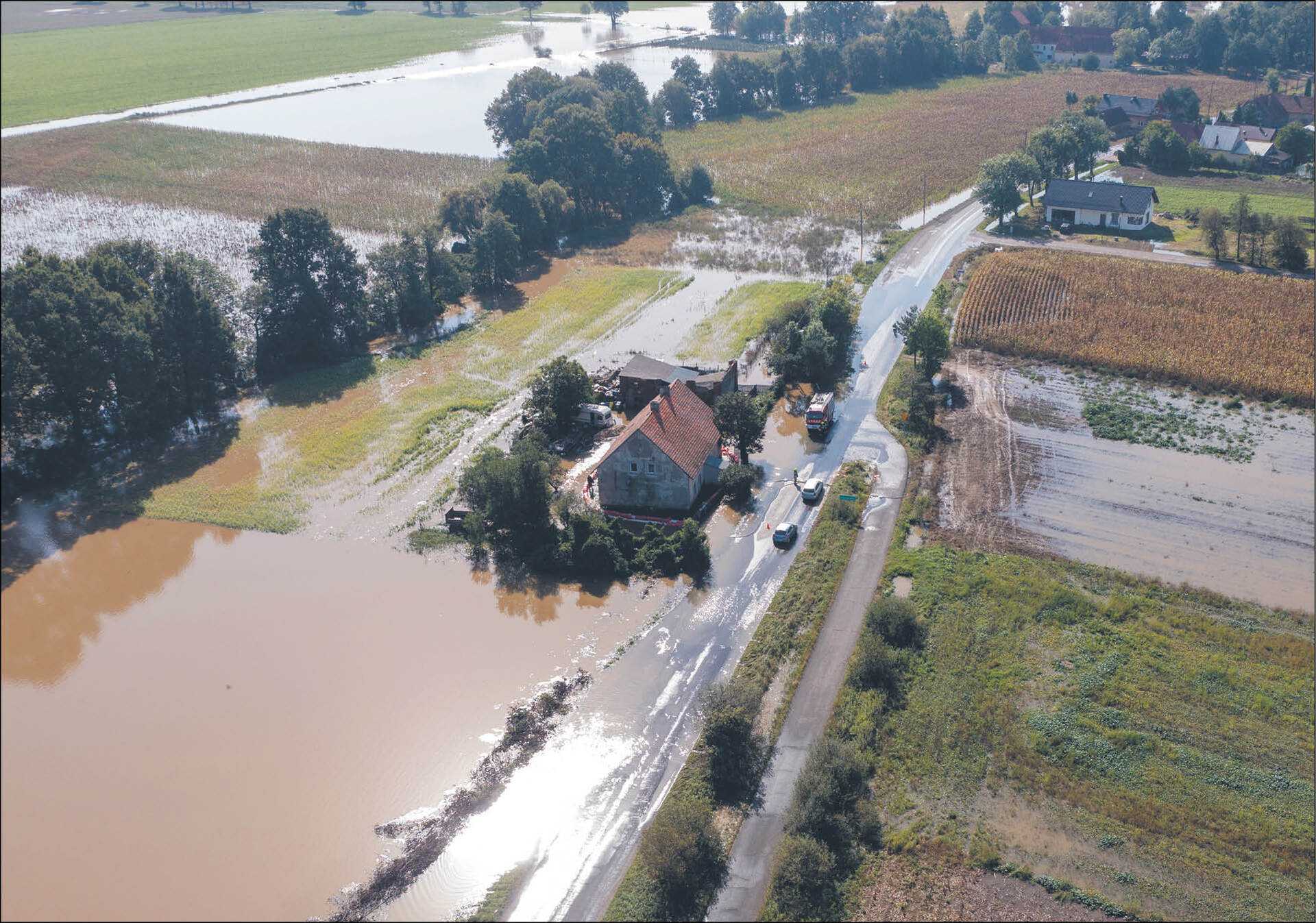 Powierzchnię zalanych obszarów rolniczych szacuje się na podstawie map satelitarnych