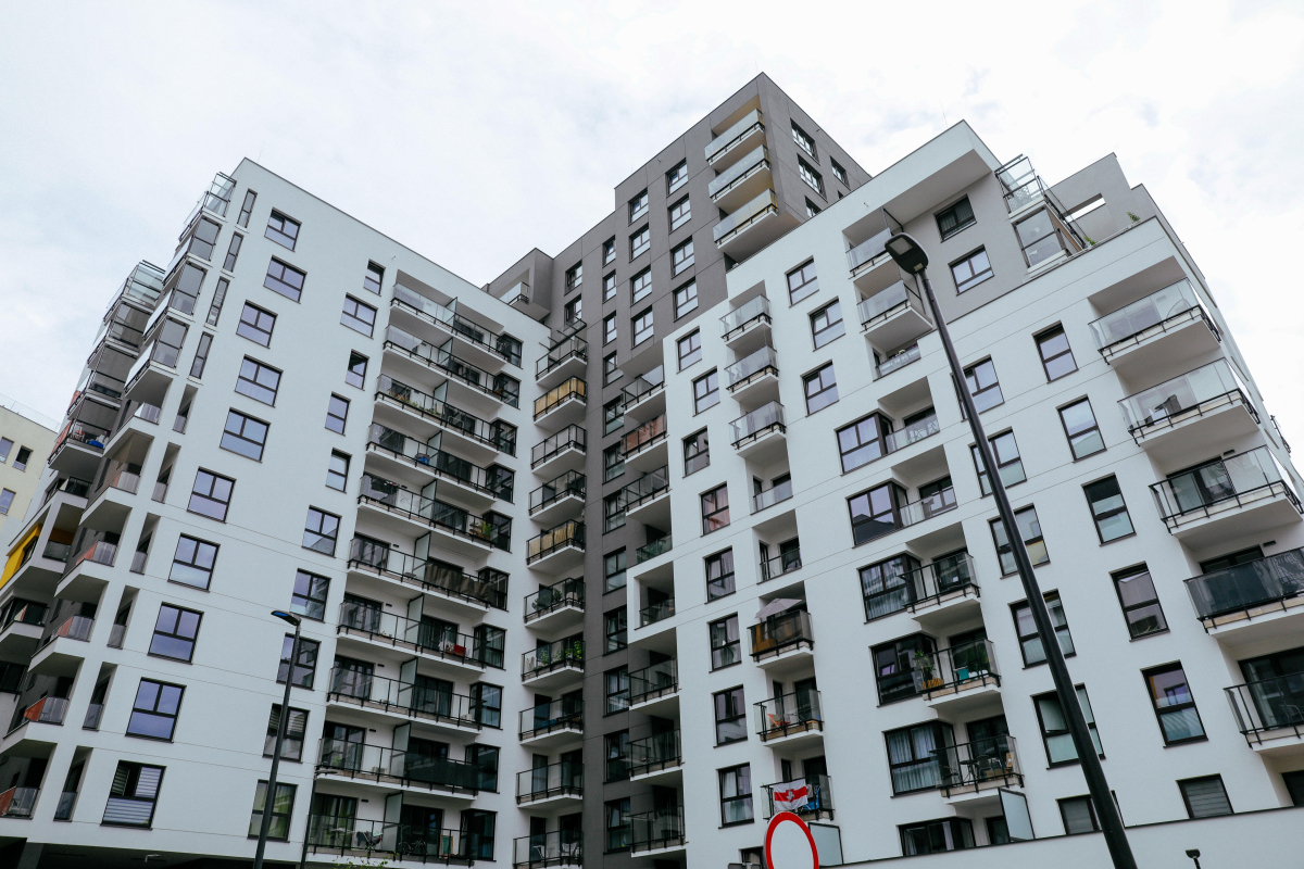 Mieszkanie bez wkładu własnego. Realna pomoc czy fikcja w miastach?