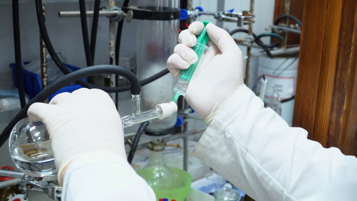 Odpady przetwarzane za pomocą światła. Przełomowy projekt polskich chemików