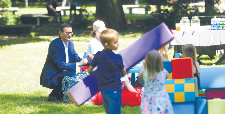 Świadczenie z Rodzinnego Kapitału Opiekuńczego nie będzie uzależnione od dochodów rodziny