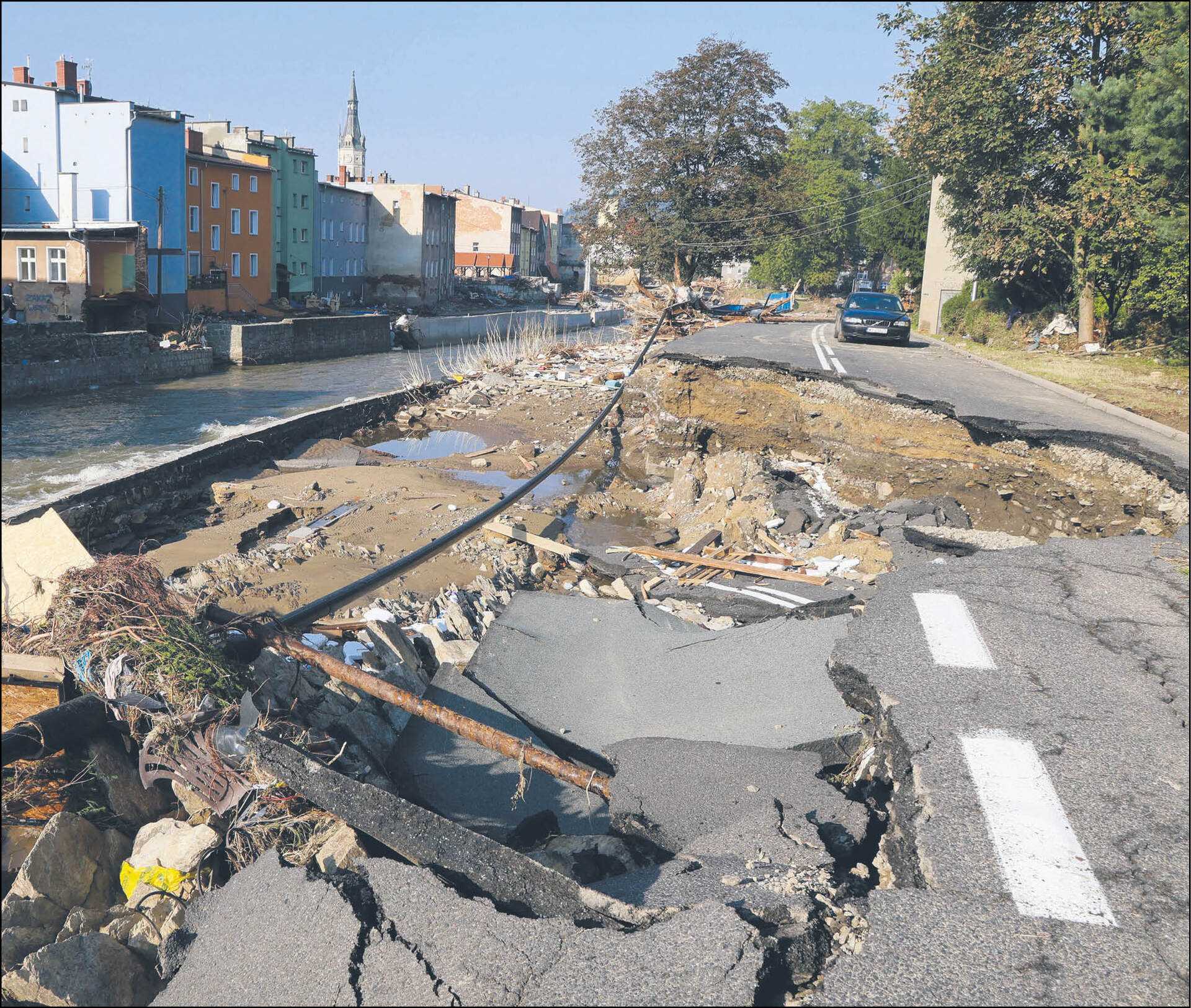 Dotychczas wpłynęło 121 zgłoszeń dotyczących przeglądów odcinków dróg i przepraw po powodzi