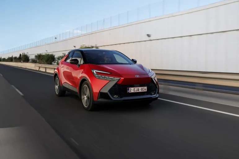 Ile kosztuje Toyota C-HR Plug-in Hybrid w Polsce? Ma 223 konie mocy i 66 km zasięgu elektrycznego