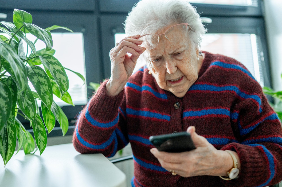 Czy seniorzy będą musieli mieć aplikację do bonu senioralnego po podpisie prezydenta?