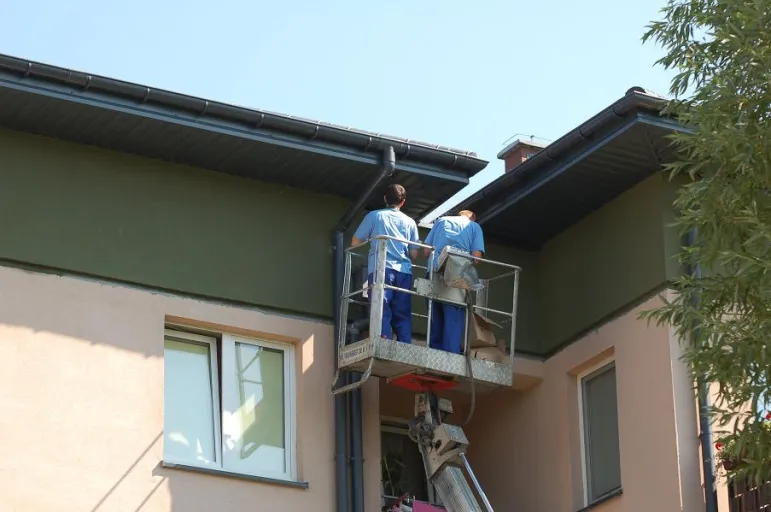 W elewacjach suchych mamy szeroki wybór materiałów wykończeniowych. Daje nam to możliwość swobodnego wyboru wyglądu naszego budynku. fot. Birdsystem