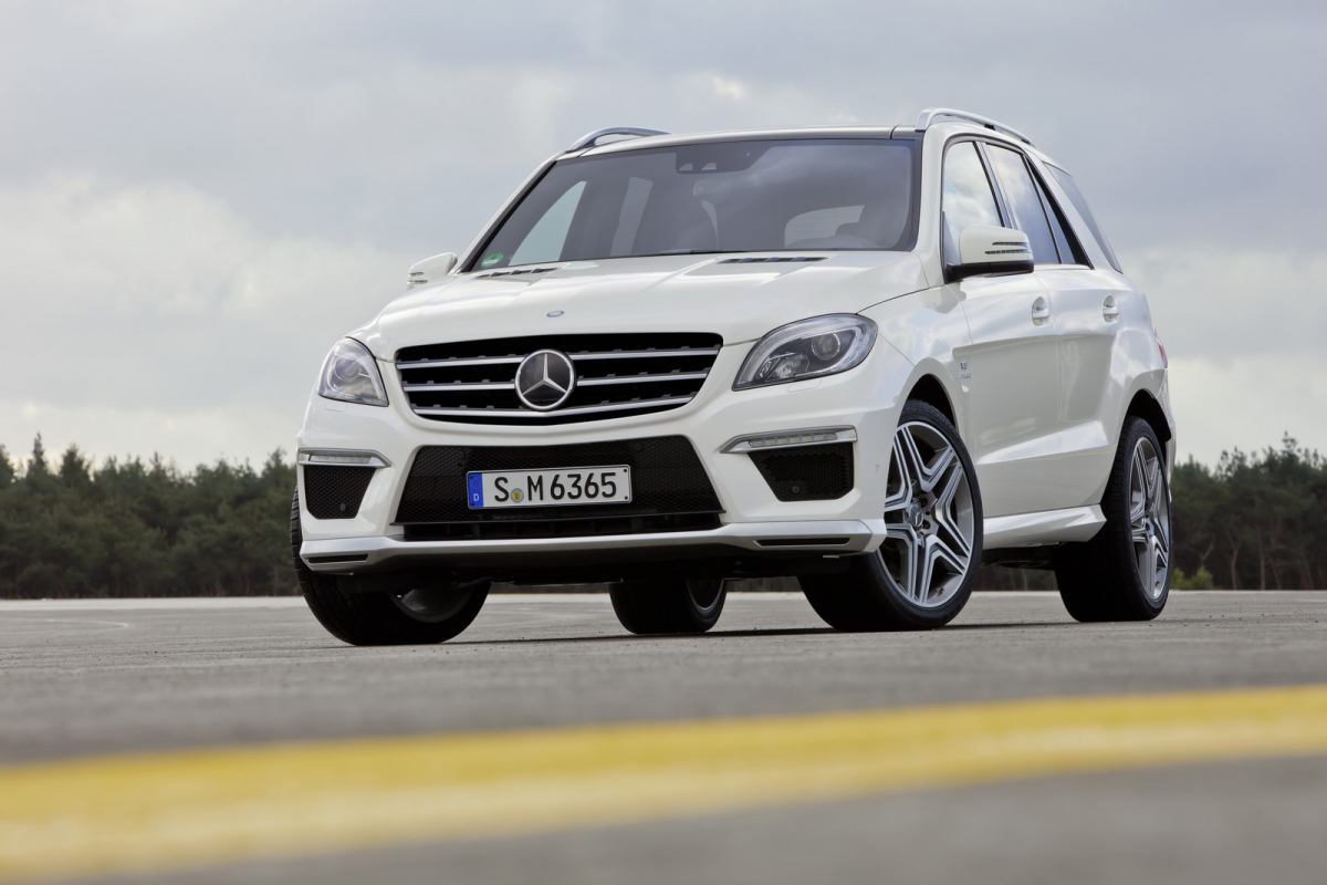 ML 63 AMG ma konkurować z takimi autami jak BMW X6 M lub X5 M czy Porsche Cayenne.