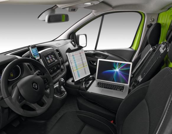 Renault Trafic II 2014 uchwyty telefon komputer tablet