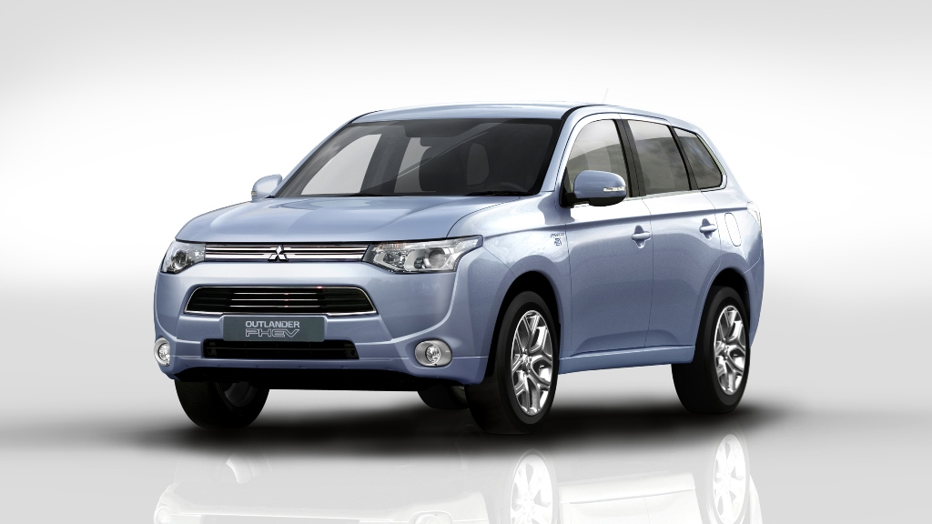 Mitsubishi Outlander PHEV to SUV wyposażony w napęd hybrydowy z możliwością ładowania z gniazdka domowego.
