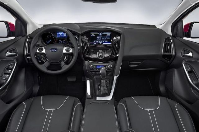 Wymiana podświetlenia wskaźników w Fordzie Focusie MK1. Fot. Ford