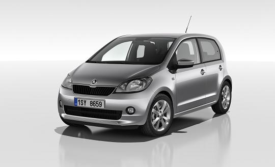 Skoda Citigo jest jednym z trojaczków grupy VAG - oprócz niej oferowany jest Volkswagen Up! oraz Seat Mii.