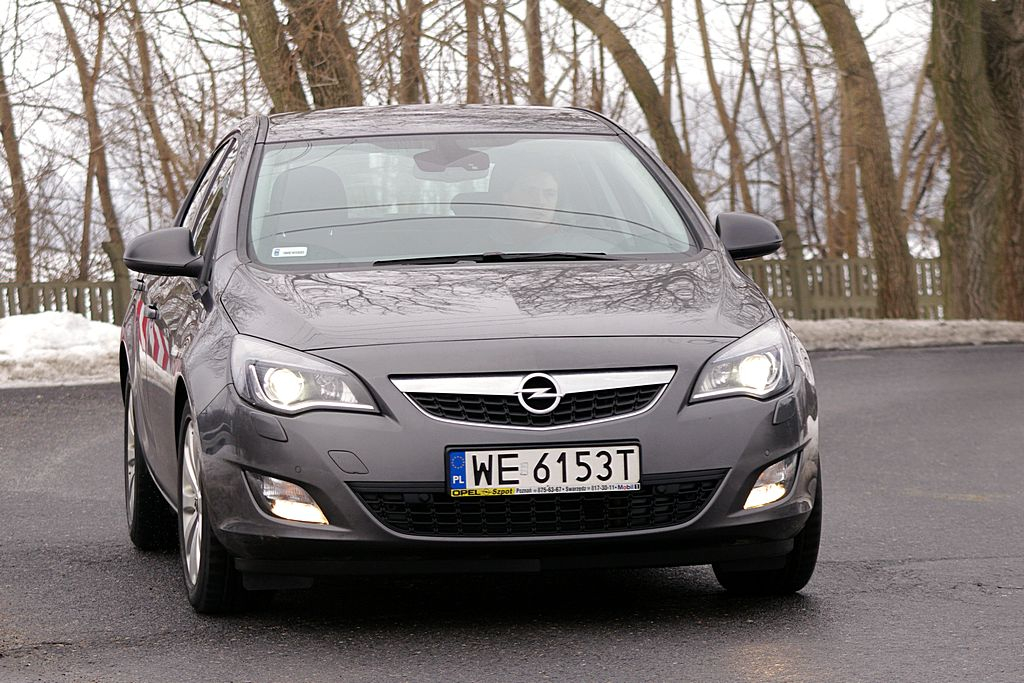 Opel Astra 1.6 Enjoy przód