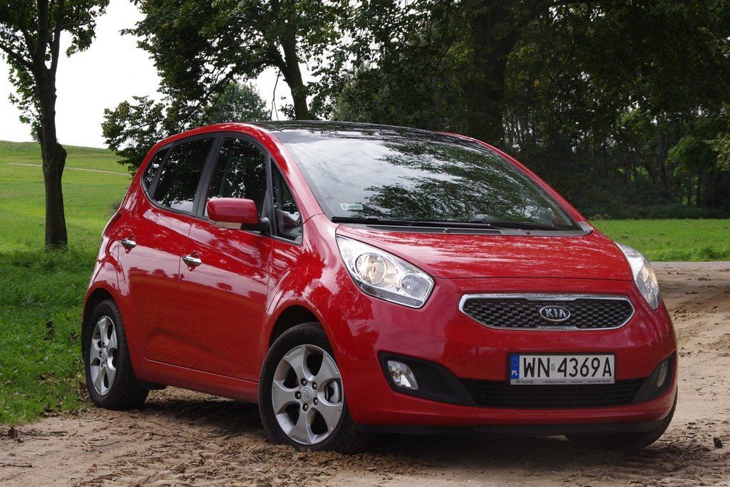 Kia Venga 1.4 - przód/bok. fot. Maciej Medyj