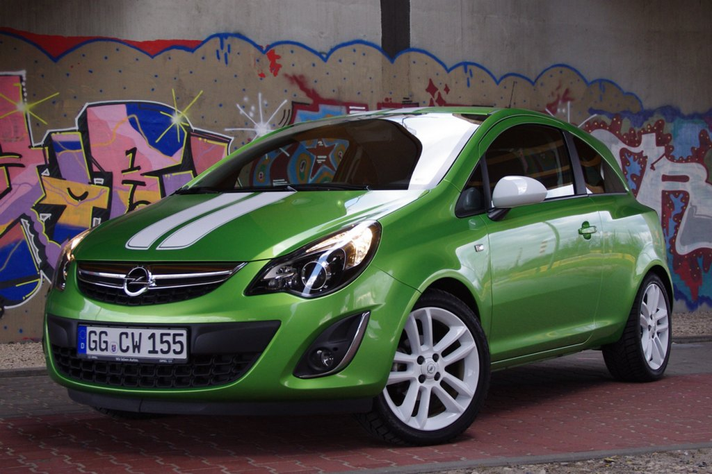 Opel Corsa 2011 przód fot. Maciej Medyj