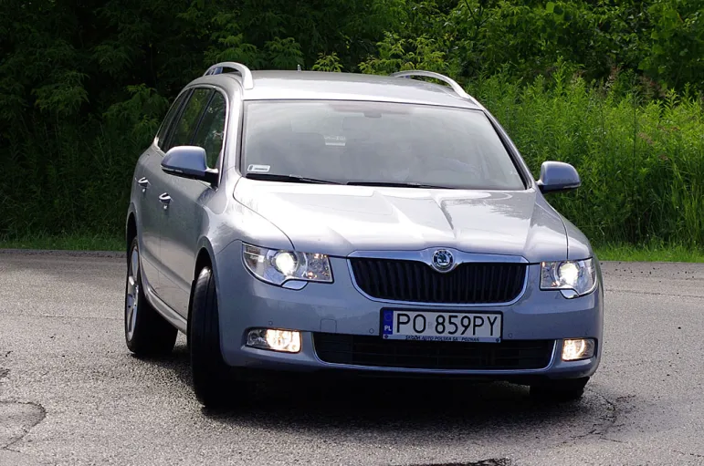 Škoda Superb Combi 2.0 TDI - przód, fot. Maciej Medyj