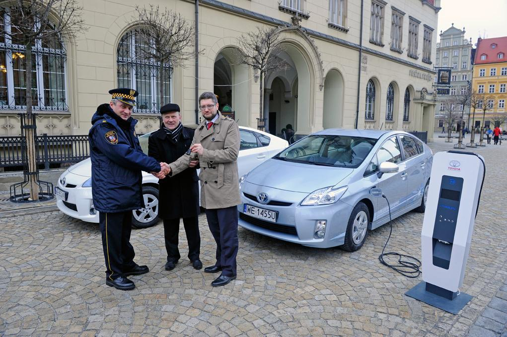 Toyota Prius Plug In - przekazanie kluczyków.