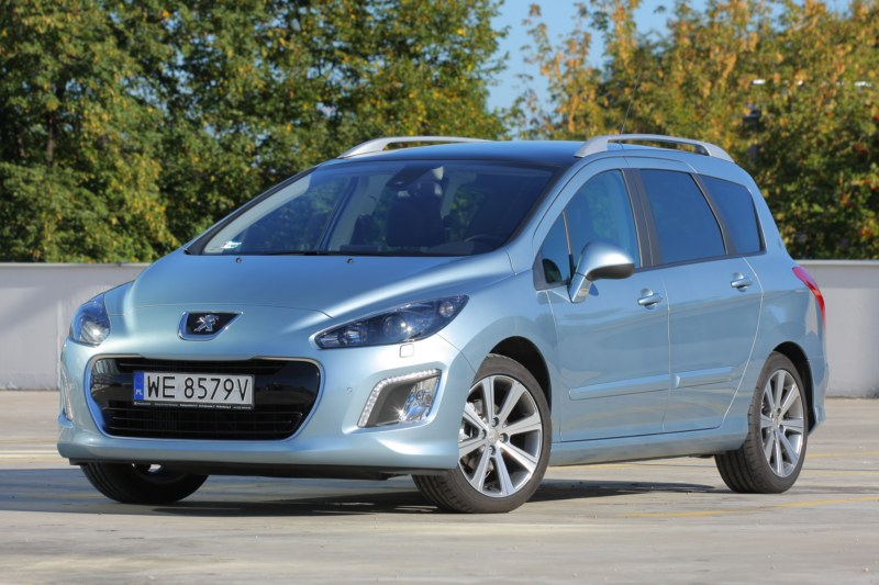 Peugeot 308 SW przód Fot. Moto.wieszjak.pl