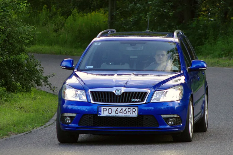 Skoda Octavia Combi RS - przód fot. Maciej Medyj