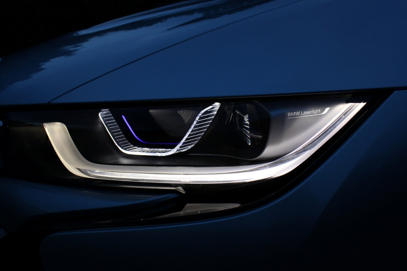 Laserowe reflektory światła BMW i8