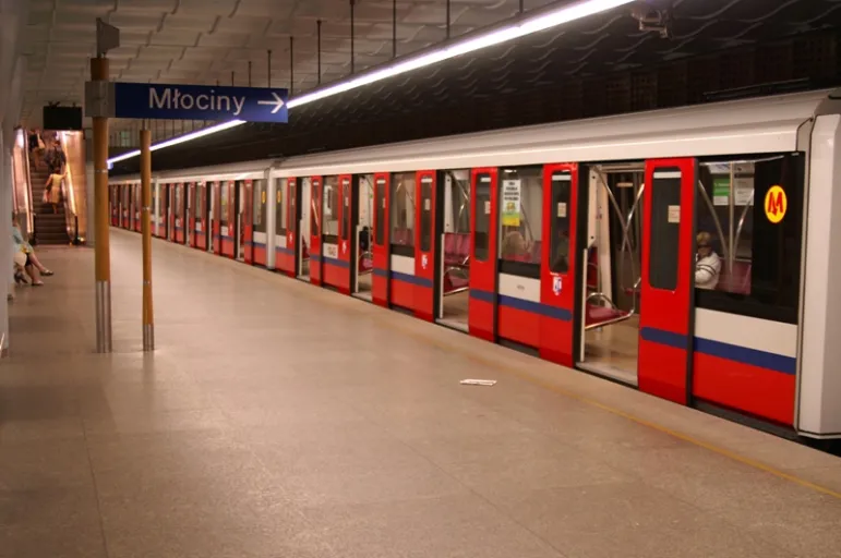 Metro w Warszawie. Marsz Miliona Serc/ Fot. Fotolia