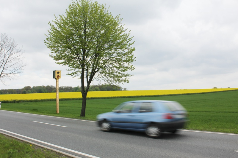 Mandat za przekroczenie prędkości w niektórych krajach UE wynosi ponad 1500 Euro. Fot. Fotolia