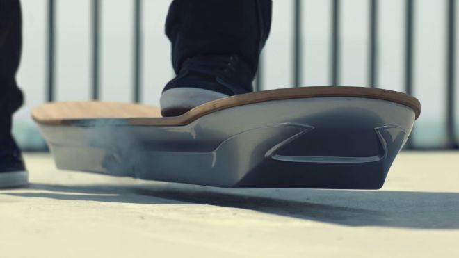 Lexus hoverboard - jak działa latająca deskorolka?