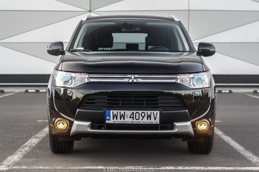Mitsubishi Outlander PHEV 2015