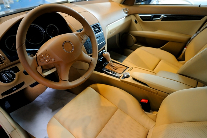 Podpowiadamy na co zwrócić uwagę prowadząc auto z automatyczną skrzynią biegów. Fot. Fotolia