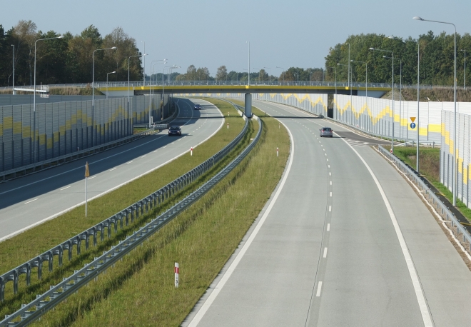 Odcinek drogi ekspresowej S8 z Wrocławia do Łodzi jest już przejezdny.