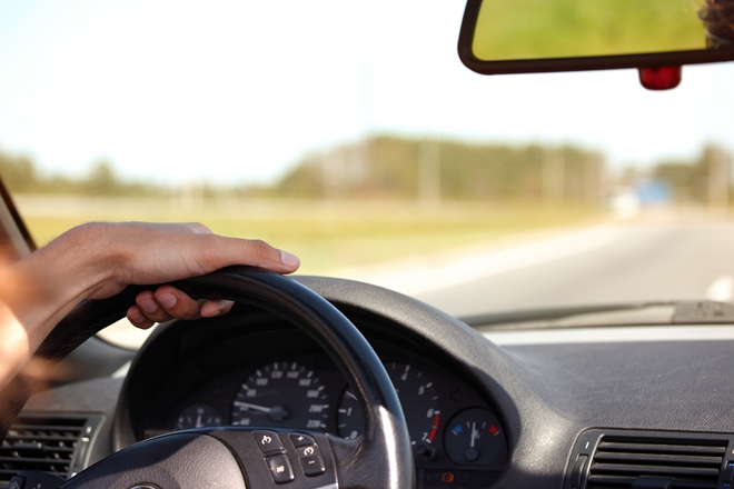 Większość dróg w wielu regionach Nigerii jest w słabej kondycji, powodując zagrożenie dla pojazdów i przyczyniając się do niebezpiecznych warunków drogowych. Fot. Fotolia