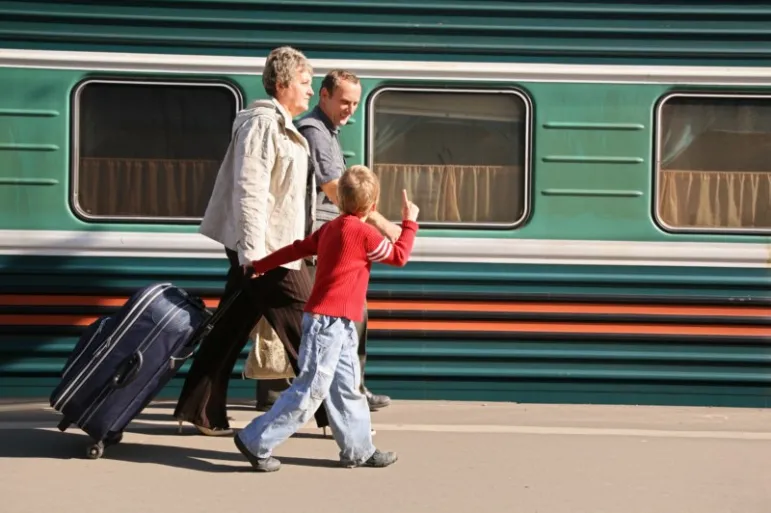 PKP – zniżki dla seniora. Ulgi na przejazdy pociągiem dla osób starszych. / Fot. Fotolia