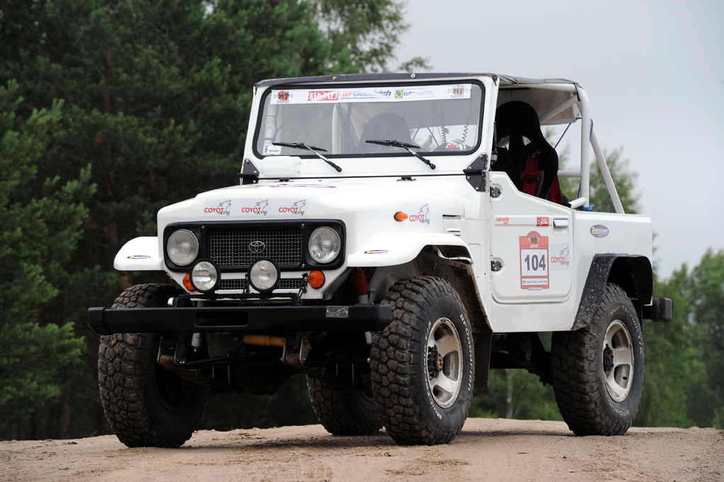60 lat 4x4 Toyoty Fot. Toyota