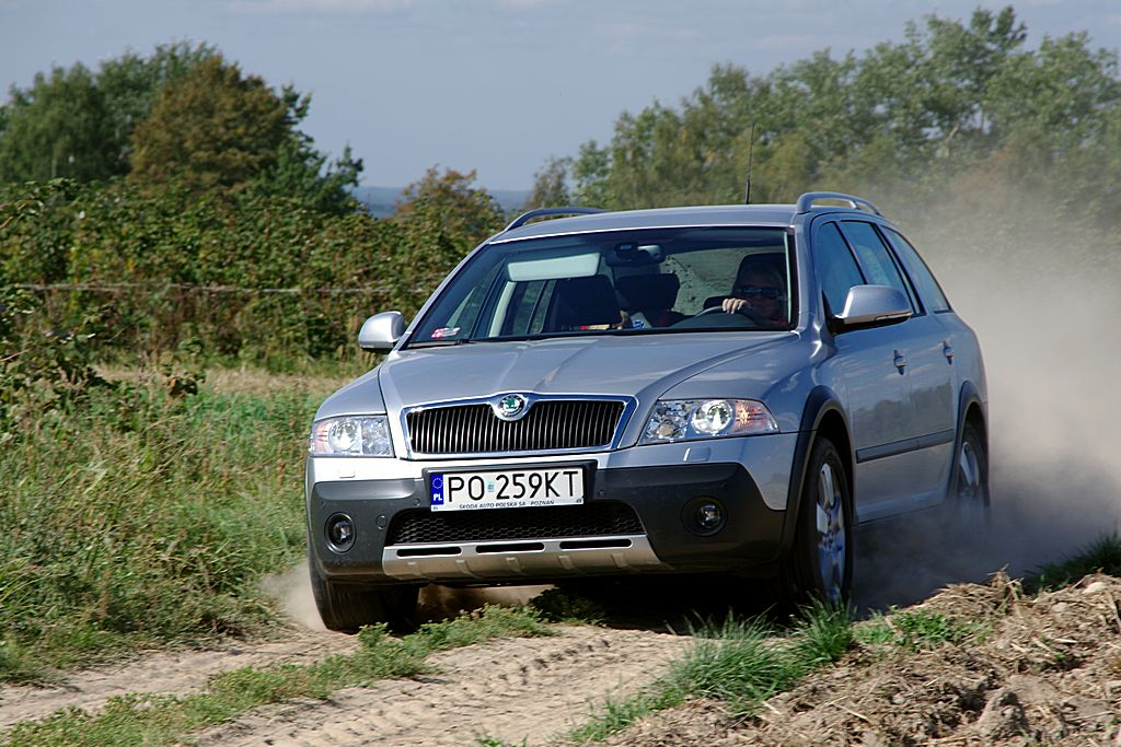 Skoda Octavia Scout 1.8 przód