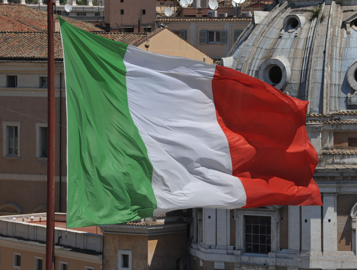 Specjalista ds. przestrzegania zasad walki z epidemią - nowy zawód we Włoszech - covid-19, koronawirus.