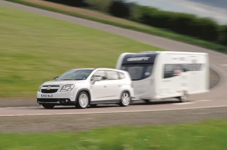 Według Euro NCAP rodzinny van Orlando zapewnia najwyższy poziom bezpieczeństwa pasażerom. Fot. Newspress