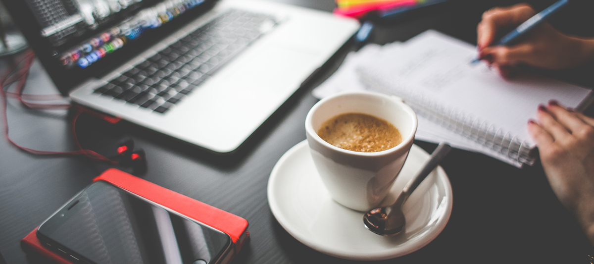 Praca w systemie home office.