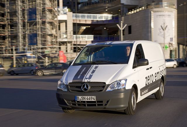 Mercedes–Benz Vito E–Cell wyposażony jest w silnik elektryczny o mocy 60 kW fot.Mercedes - Benz