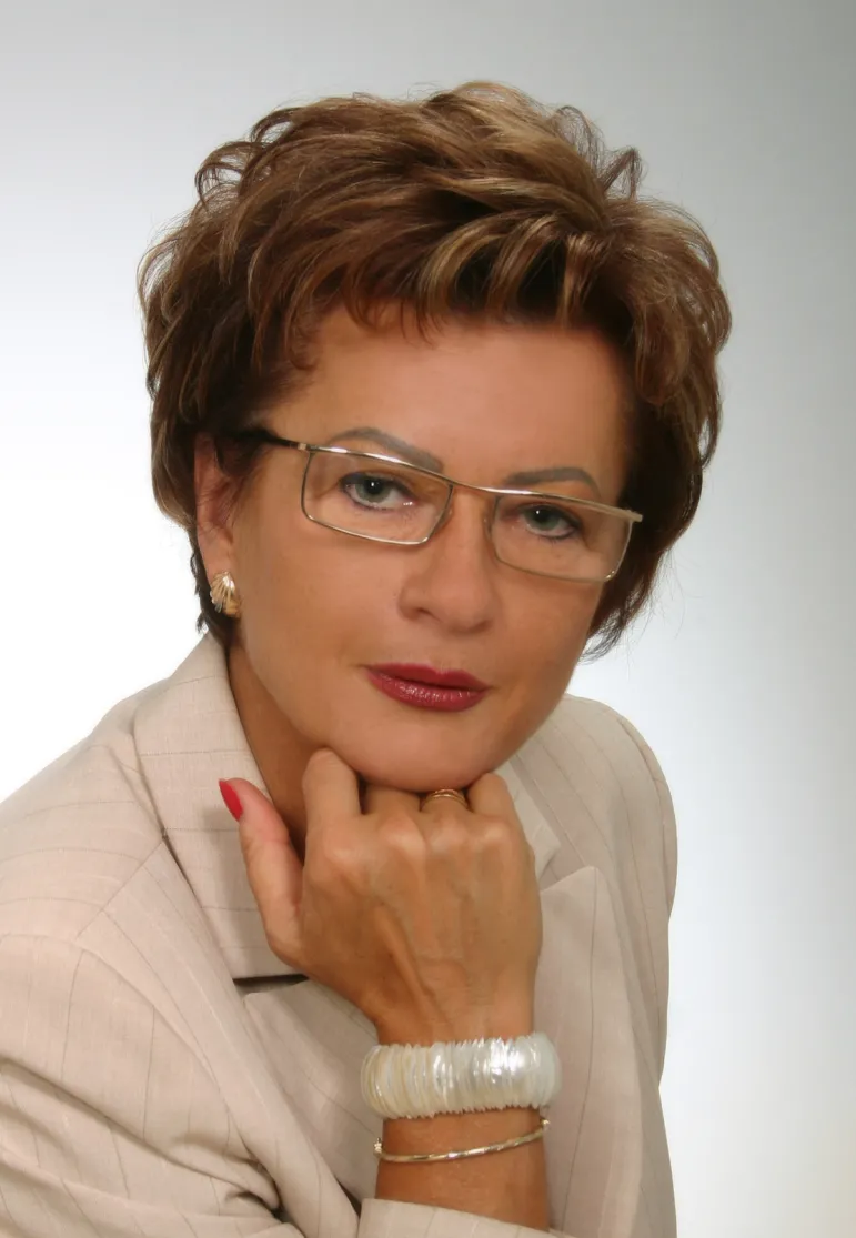 prof. Aldona Kamela-Sowińska