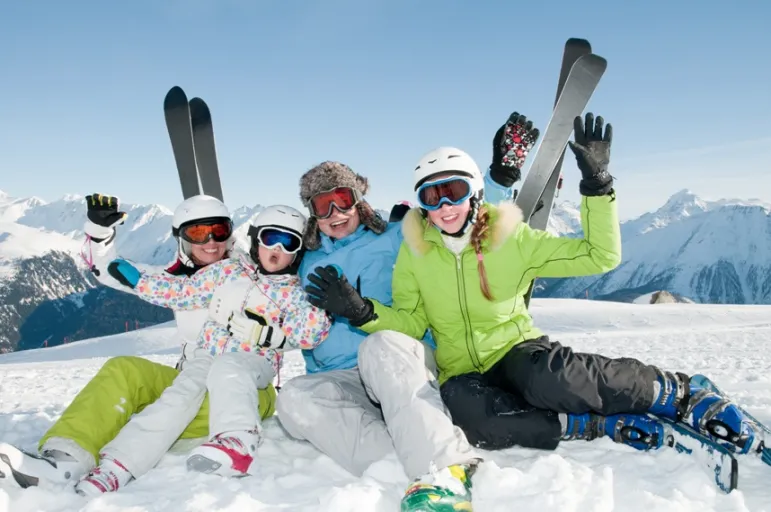 Wypożyczanie sprzętu narciarskiego, snowboardu a zastaw dowodu osobistego. Nie zostawiaj dokumentów.