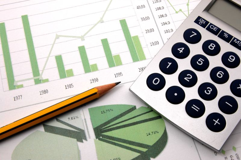 Polacy trzymają w bankach 443,4 mld zł. Fot. Fotolia