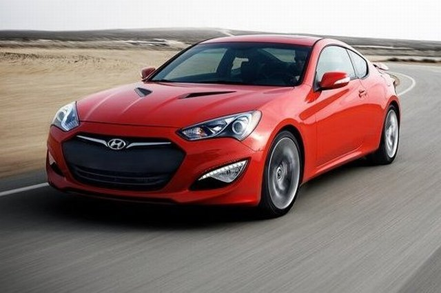 2-litrowy silnik Hyundai'a Genesis Coupe otrzymał turbosprężarkę typu twin-scroll, przez co jego moc wzrosła z 210 KM do 275 KM a moment obrotowy wzrósł do 372Nm.