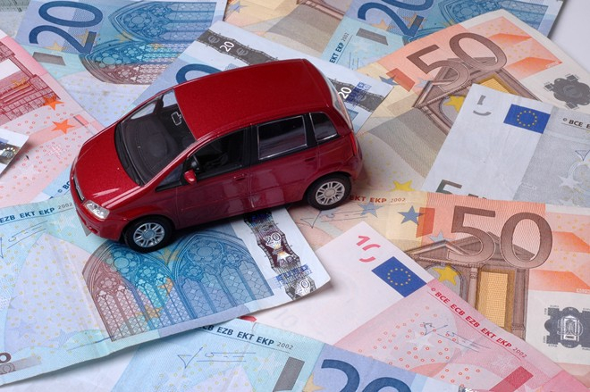 Umowy autocasco zawarte przez kupujących auta z zagranicy mogą nie dawać ochrony ani w wypadku kradzieży, ani rozbicia, jeśli auto zostało nielegalnie sprowadzone na Polski obszar celny. Fot. Fotolia