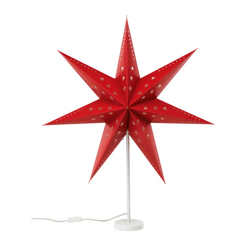 STRÅLA    Lampa stołowa.  - Zawieszone pod sufitem albo w oknie światło przechodzi przez papier i daje miękki, przytulny blask.  - Klosz możesz zawiesić pod sufitem, jako lampę wiszącą lub założyć na podstawę lampy na biurko i użyć, jako jako lampę na biurko.    Wysokość: 45 cm  Długość kabla: 2.0 m    39,99 PLN    Projekt: IKEA of Sweden  