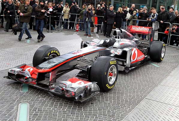 McLaren prowadzi w klasyfikacji konstruktorów po pierwszym wyścigu z cyklu F1 w sezonie 2012.