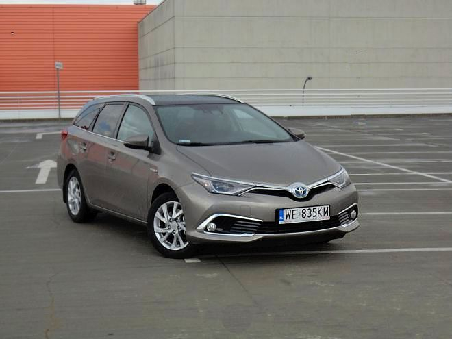 Toyota Auris Hybrid Touring Sports 1.8 136 KM E-CVT