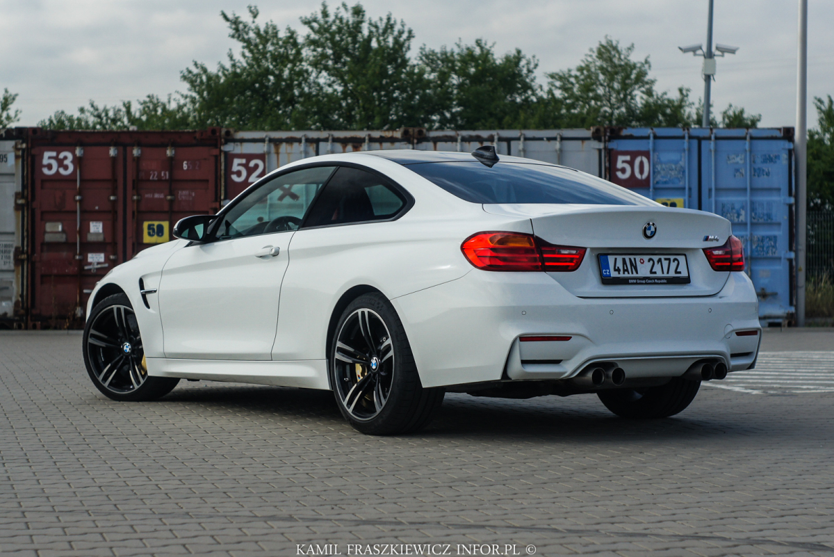 BMW M4 2016